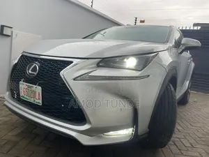 Lexus NX 300 FWD 2019 Silver