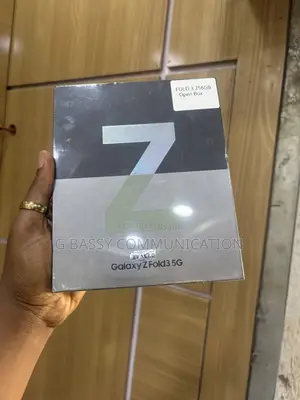 New Samsung Galaxy Z Fold 3 256 GB Black
