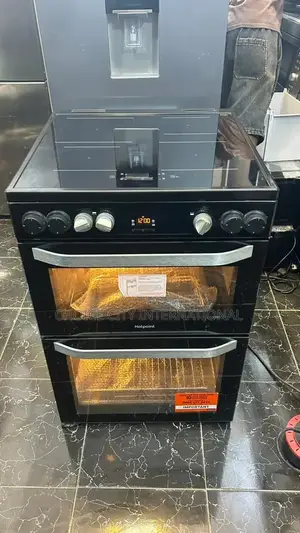 Hotpoint Ceramic Four Burner Standing Cooker
