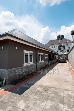 3bdrm Apartment in Eliozu for rent