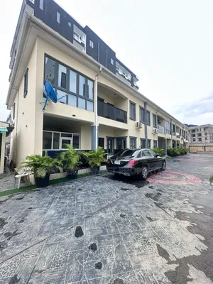 4bdrm Duplex in Lekki Phase 1 for rent