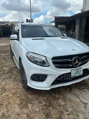 Mercedes-Benz GLE-Class GLE 350d 4MATIC 2017 White