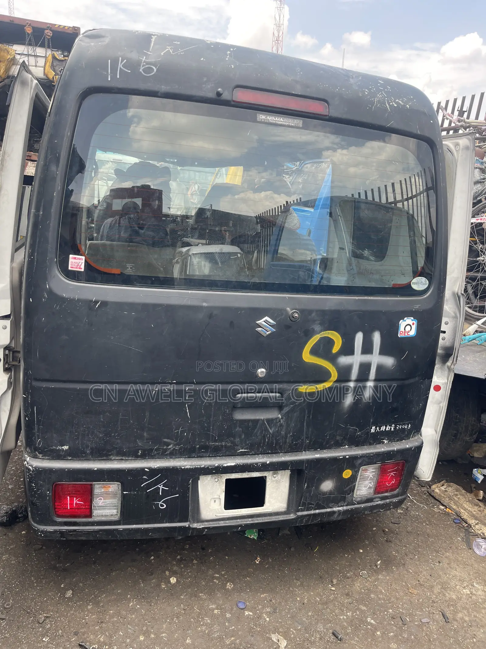 Suzuki APV Minibus 2010 Black