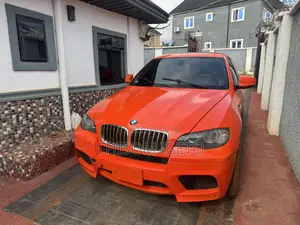 BMW X6 M 2012 Pink