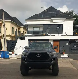 Toyota Tacoma 2018 Gray