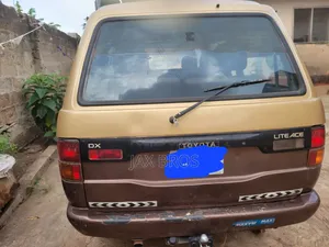 Toyota HiAce 2004 Brown