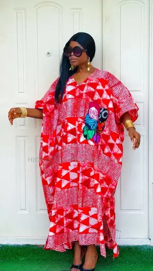Casual Three Quarter Gown With Pocket - Style 723