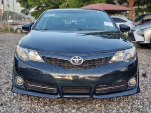 Toyota Camry SE 4dr Sedan (2.5L 4cyl 6A) 2013 Blue
