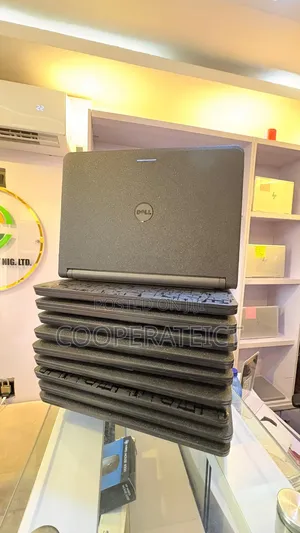 Laptop Dell Latitude 3350 4GB Intel Pentium SSD 128GB