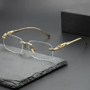 Luxurious Rectangular Sunglasses