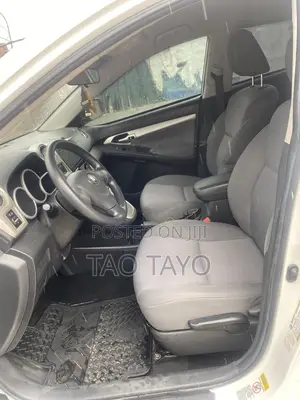 Toyota Matrix 2010 White