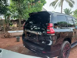 Toyota Land Cruiser Prado 2023 Black