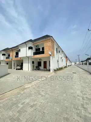 4bdrm Duplex in Orchid, Chevron for sale