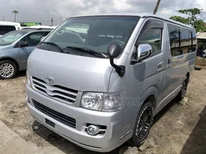 Toyota HiAce 2010 Silver