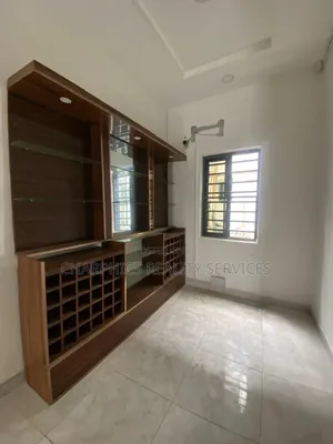 4bdrm Duplex in Jakande for rent