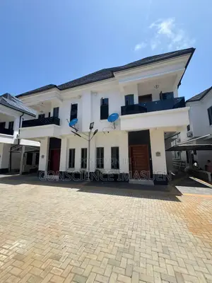4bdrm Duplex in Chevron for sale