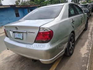 Toyota Camry LE 4dr Sedan (2.4L 4cyl 5A) 2005 Silver
