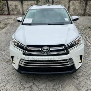 Toyota Highlander XLE 4dr SUV AWD (3.5L 6cyl 6A) 2014 White