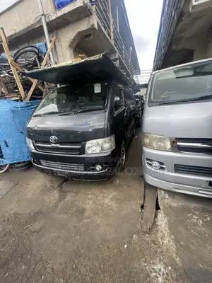 Toyota HiAce 2012 Black