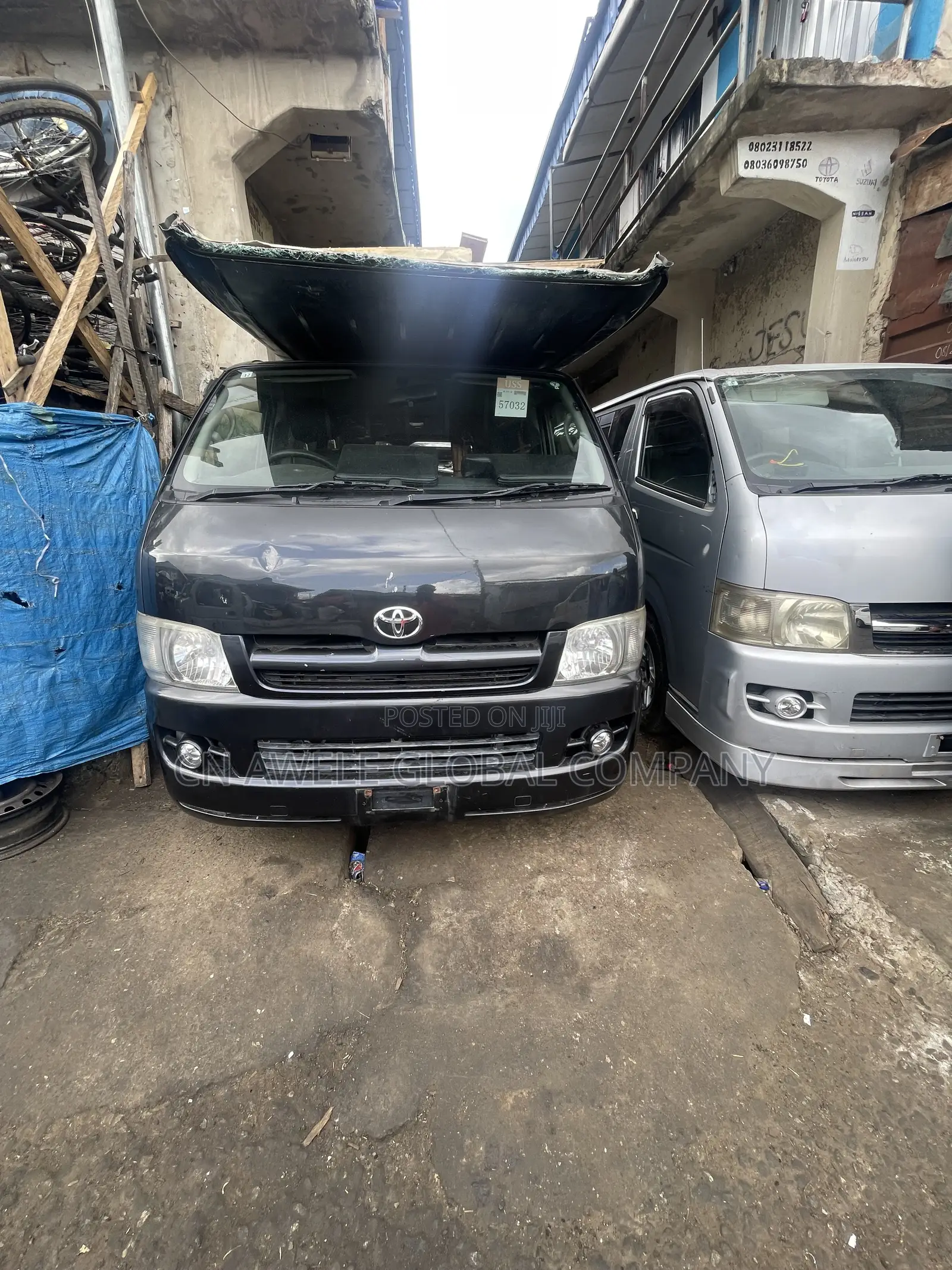 Toyota HiAce 2012 Black