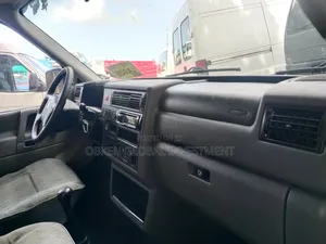 Volkswagen Transporter 2005 White