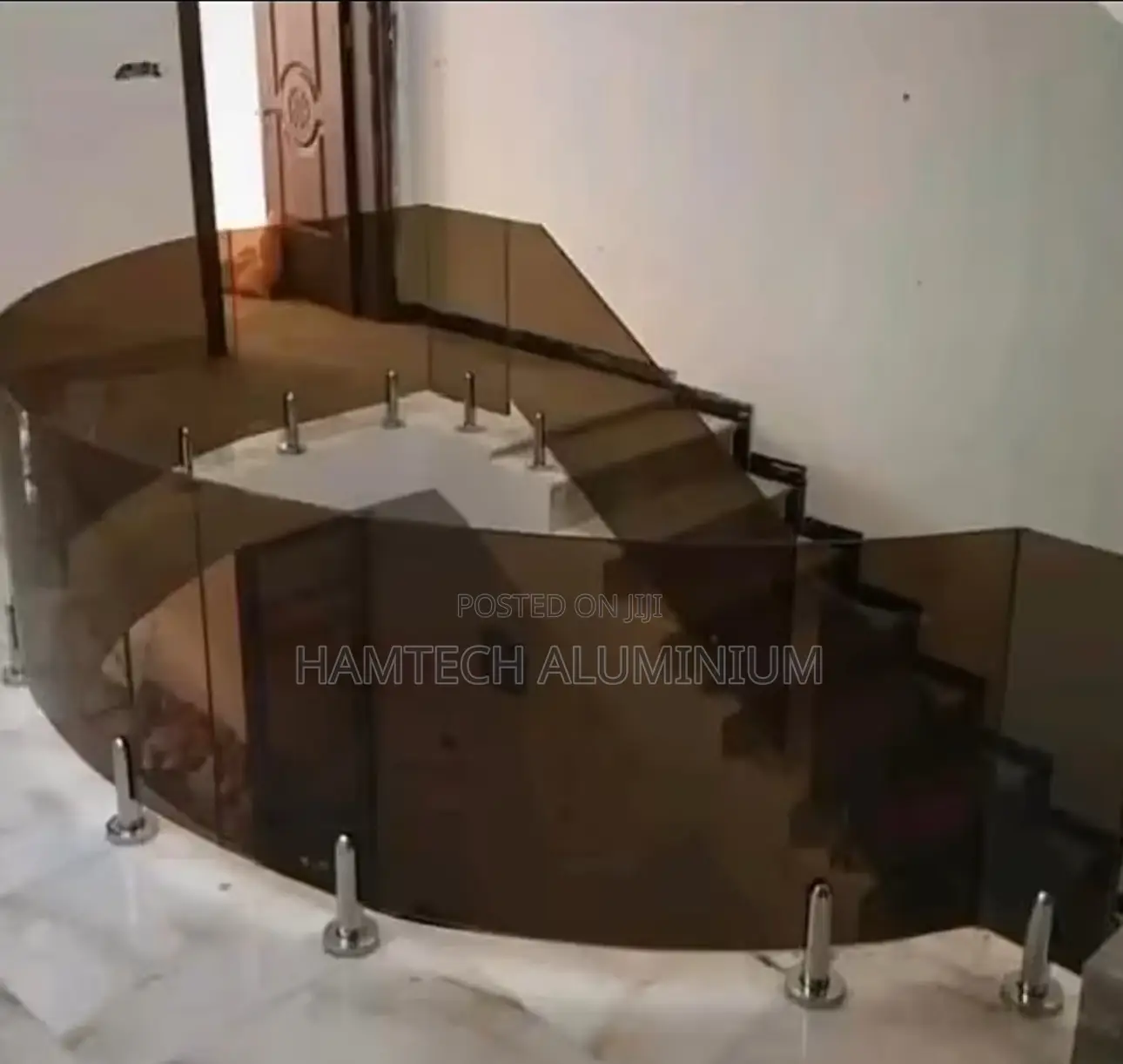 Spiral Bend Tempered Glass Staircase