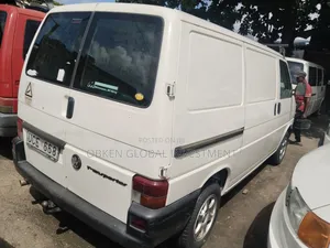 Volkswagen Transporter 2003 White