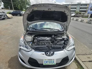 Hyundai Veloster 3dr Hatchback w/Black Interior (1.6L 4cyl 6AM) 2014