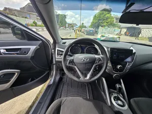 Hyundai Veloster 3dr Hatchback w/Black Interior (1.6L 4cyl 6AM) 2014