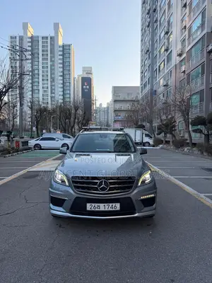 Mercedes-Benz M Class ML63 AMG 4dr SUV AWD (5.5L 8cyl Turbo 7A) 2014 Silver