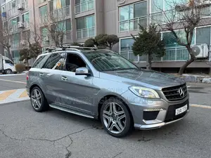 Mercedes-Benz M Class ML63 AMG 4dr SUV AWD (5.5L 8cyl Turbo 7A) 2014 Silver