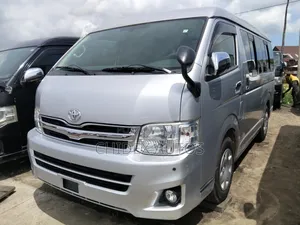 Toyota HiAce 2010 Silver