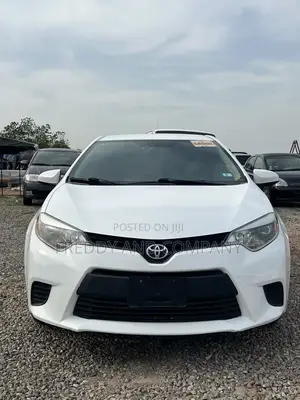 Toyota Corolla LE 4dr Sedan (1.8L 4cyl CVT) 2015 White