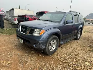 Nissan Pathfinder SE 4x4 2006 Gray