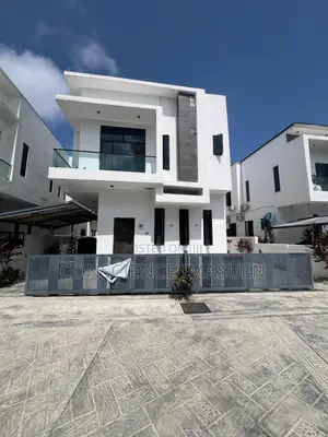 4bdrm Apartment in Chevron for sale