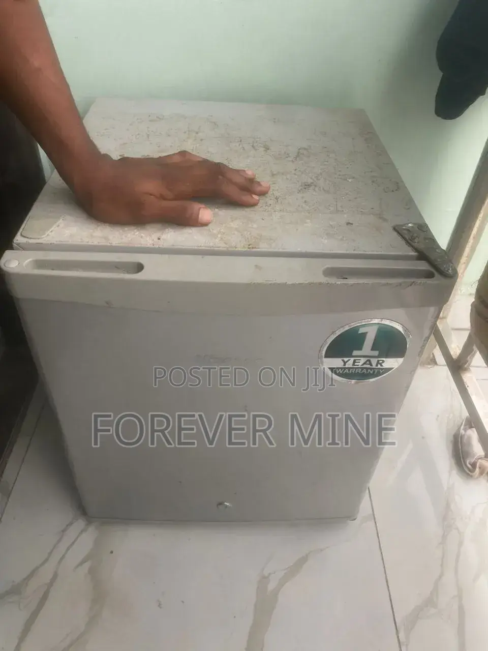 Hisense Mini Fridge / Table Top Fridge – Fairly Used