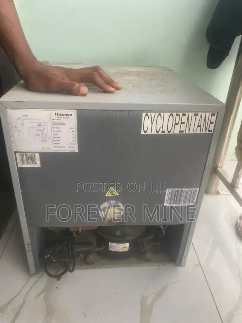 Hisense Mini Fridge / Table Top Fridge – Fairly Used
