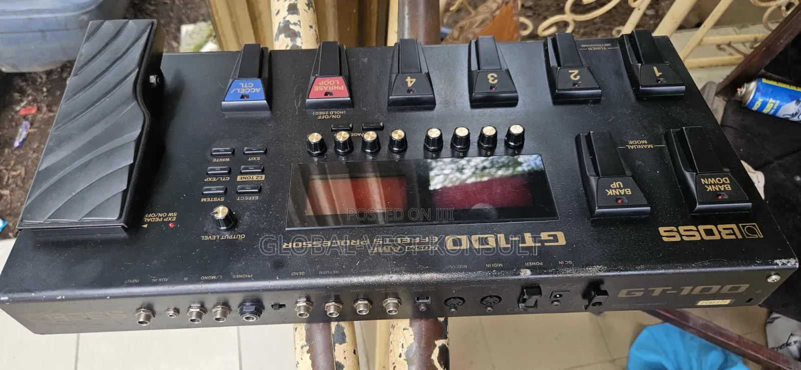 Boss Gt100 Guitar Effect Pedal