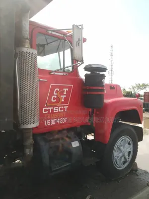 Mack R Model Tipper