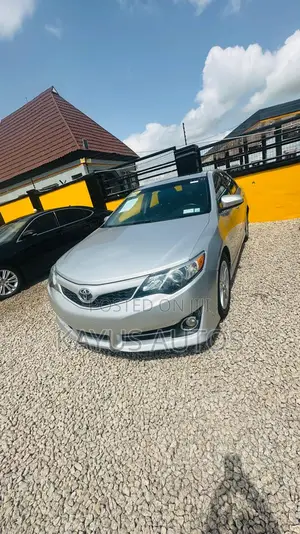 Toyota Camry SE 4dr Sedan (2.5L 4cyl 6A) 2012 Silver