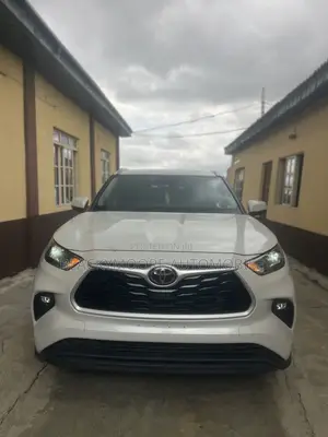 Toyota Highlander XLE 2022 White