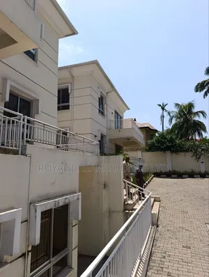 4bdrm Block of Flats in Maitama for rent