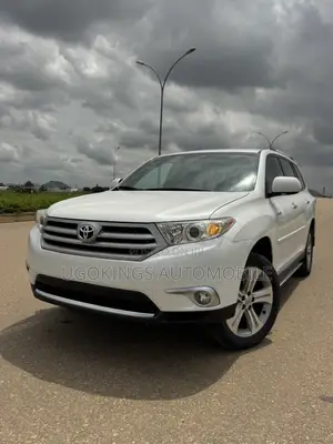 Toyota Highlander Limited 3.5L 2WD 2013 White