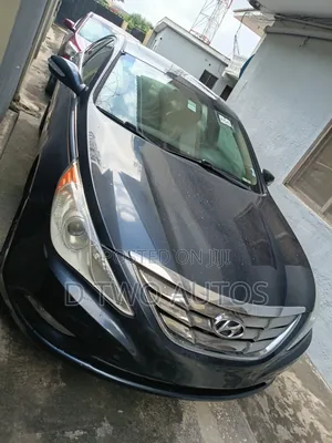 Hyundai Sonata Limited Sedan FWD (2.4L 4cyl 6A) 2012 Gray