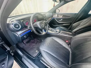 Mercedes-Benz E300 4Matic AWD Sedan (2.0L 4cyl 9A) 2017 Black