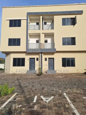 4bdrm Townhouse/Terrace in Mabushi for sale