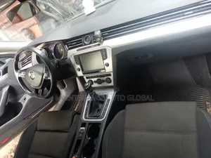 Volkswagen Passat 2.0T S 2018 Gray