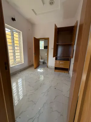 Mini Flat in Lekki Phase 2 for rent