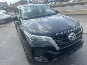 Toyota Fortuner 2.8 D RWD 2021 Black