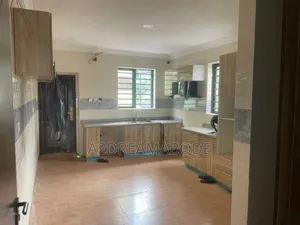 5bdrm Duplex in Shonibare Estate for rent